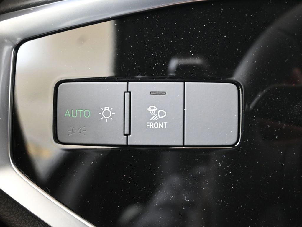 New 2025 Audi Q3 2.0T Premium image 25