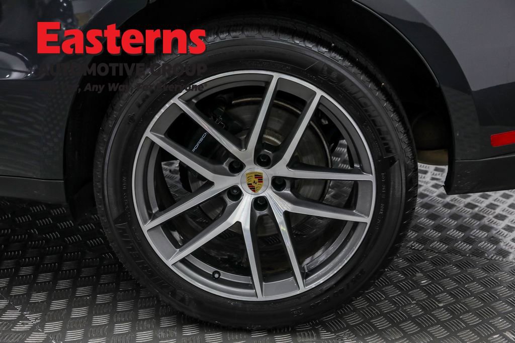 Used 2023 Porsche Macan T image 34