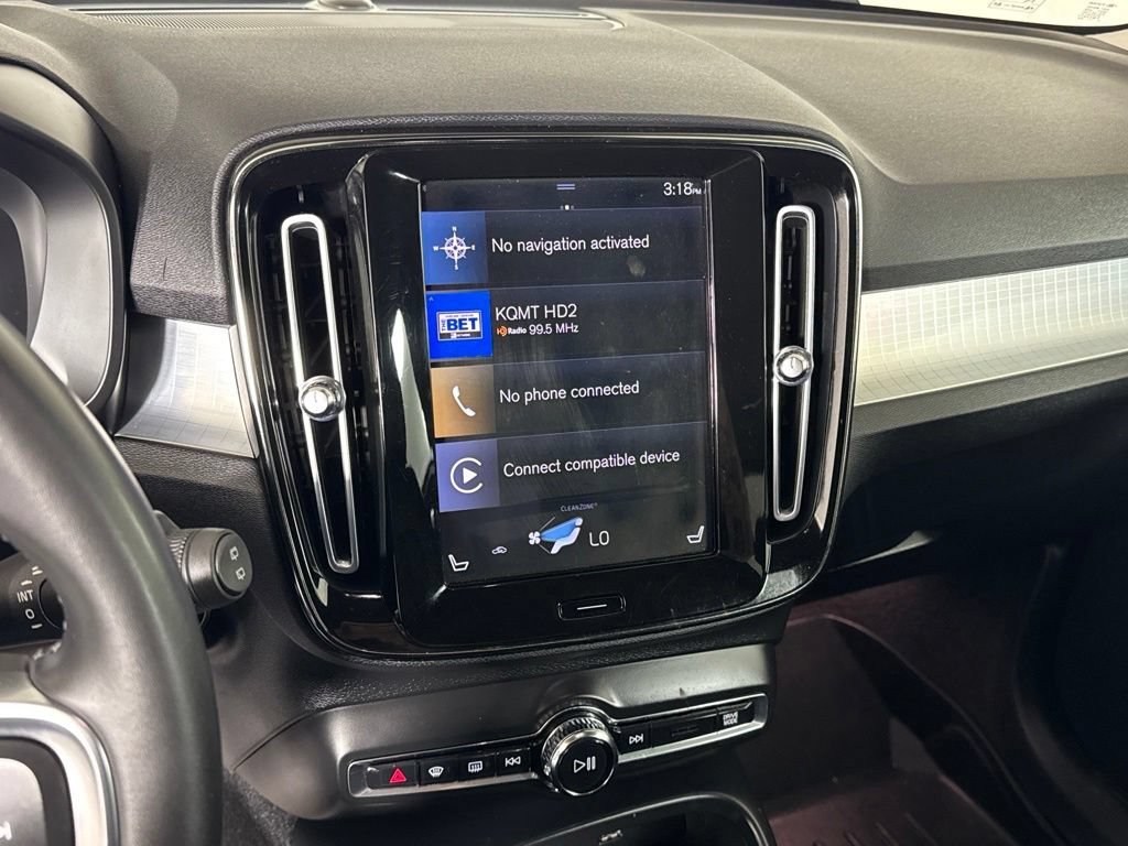 Used 2022 Volvo XC40 T5 Momentum AWD/4WD image 14