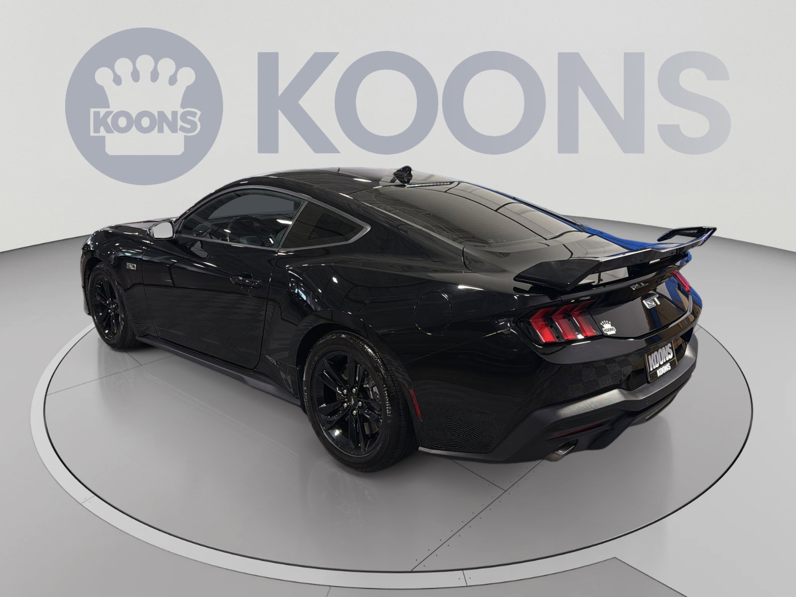 Used 2025 Ford Mustang GT RWD image 4