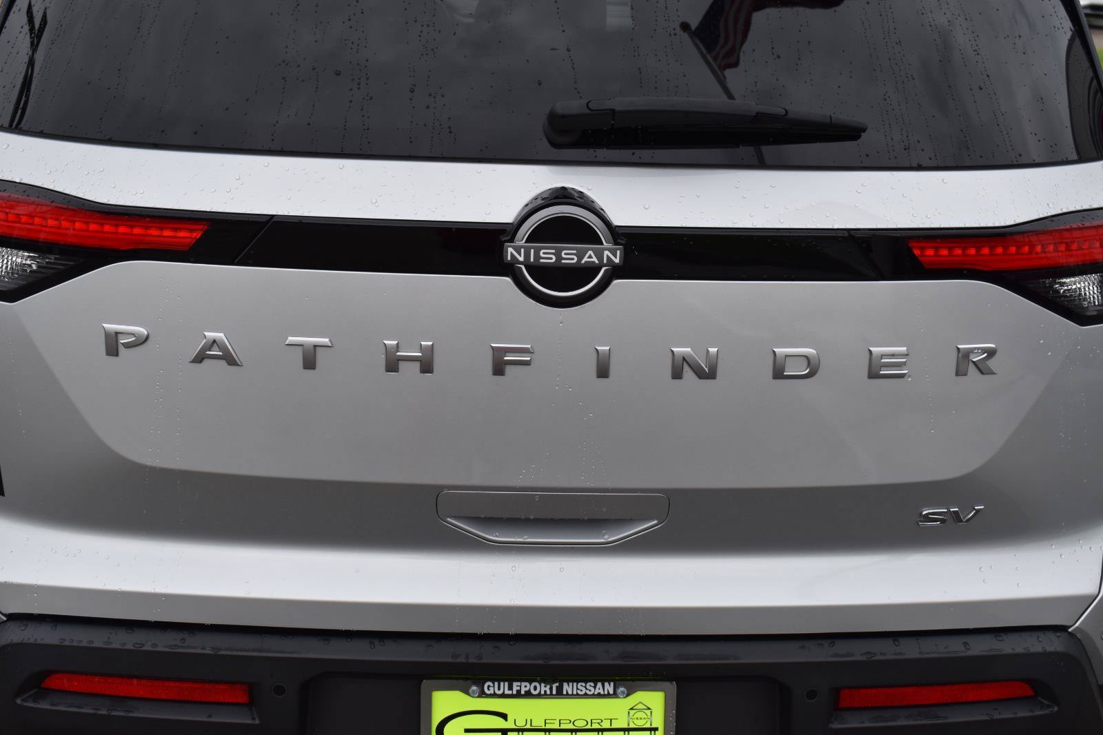 Used 2024 Nissan Pathfinder SV FWD image 8