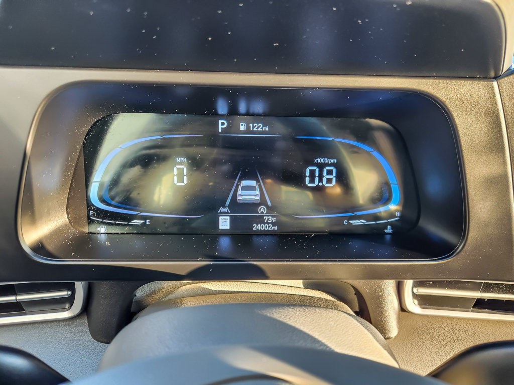 Used 2024 Hyundai Elantra SE FWD image 11