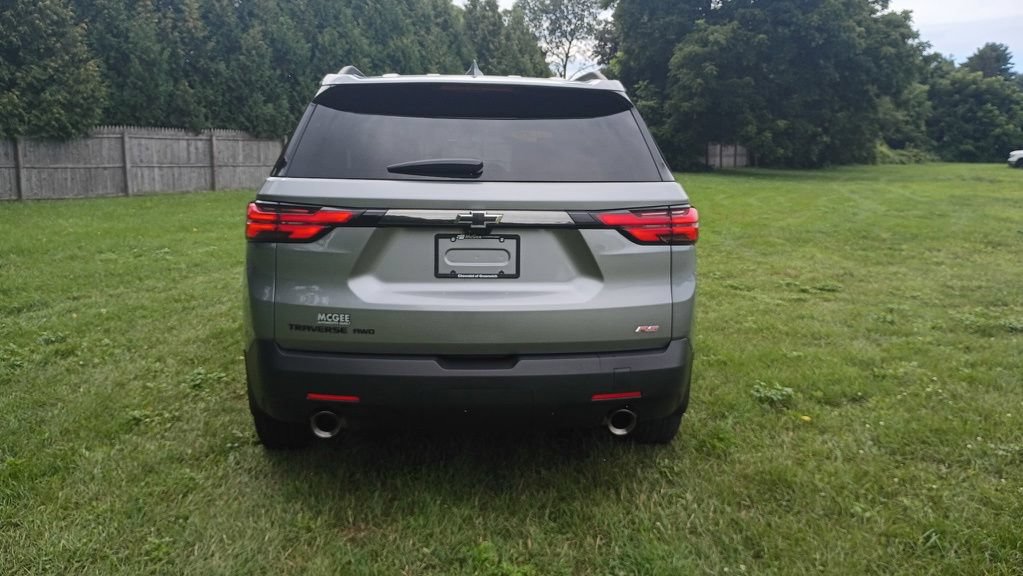 Used 2023 Chevrolet Traverse RS w/ LPO, Cargo Package AWD/4WD image 6