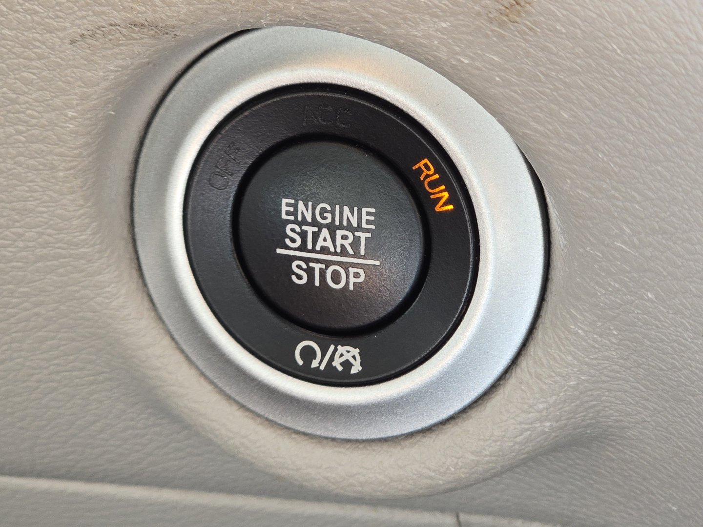 Used 2023 Chrysler Pacifica Touring-L FWD image 11