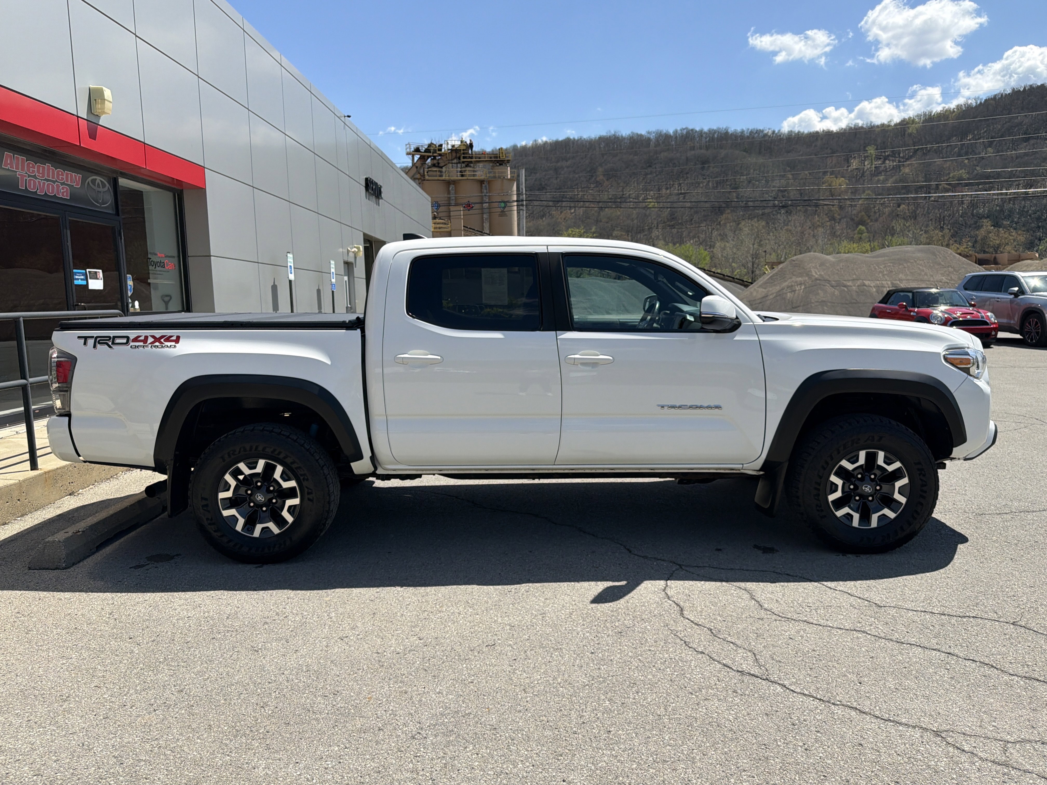 Used 2021 Toyota Tacoma TRD Off-Road w/ Technology Package image 6