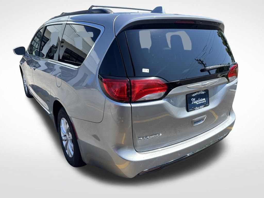 Used 2017 Chrysler Pacifica Touring-L FWD image 22