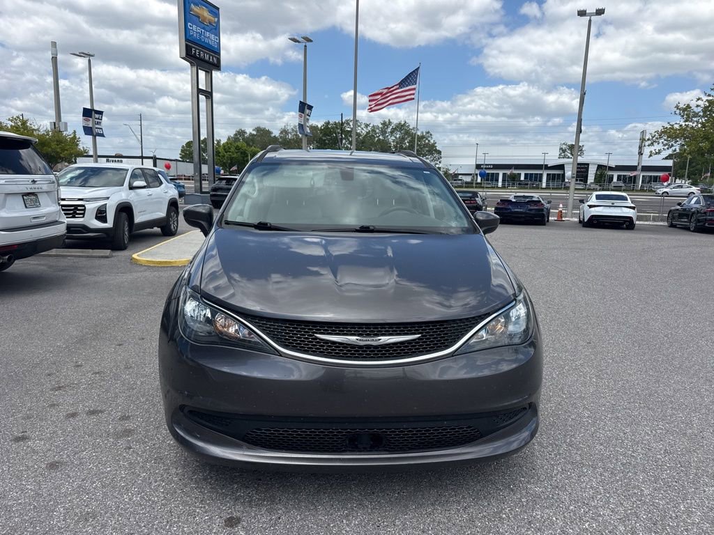 Used 2021 Chrysler Voyager Lxi FWD image 2