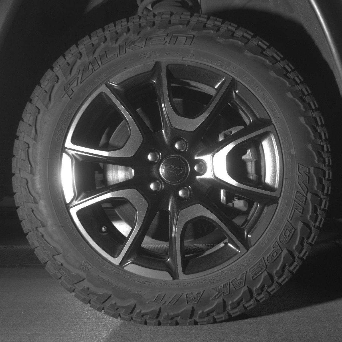 Used 2025 Jeep Compass Trailhawk image 13