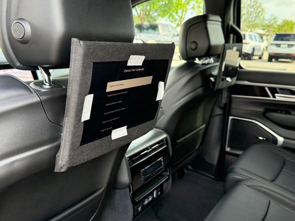 New 2025 Jeep Wagoneer L Series II w/ Premium Group I image 36