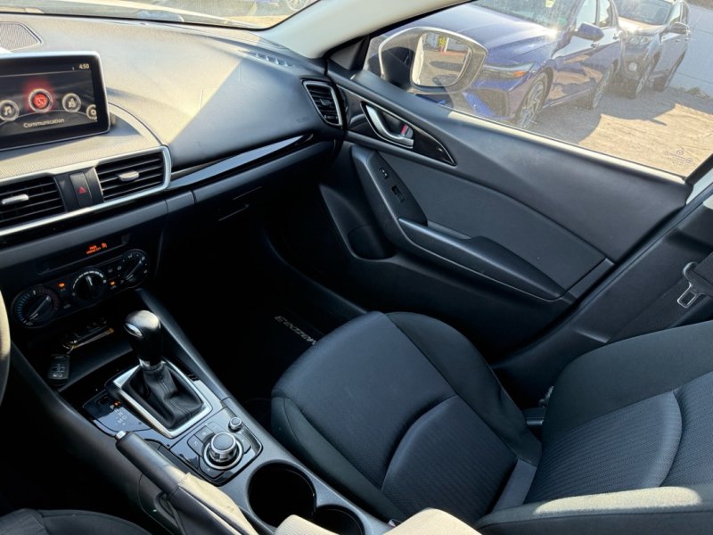 Used 2015 MAZDA MAZDA3 i Sport FWD image 16