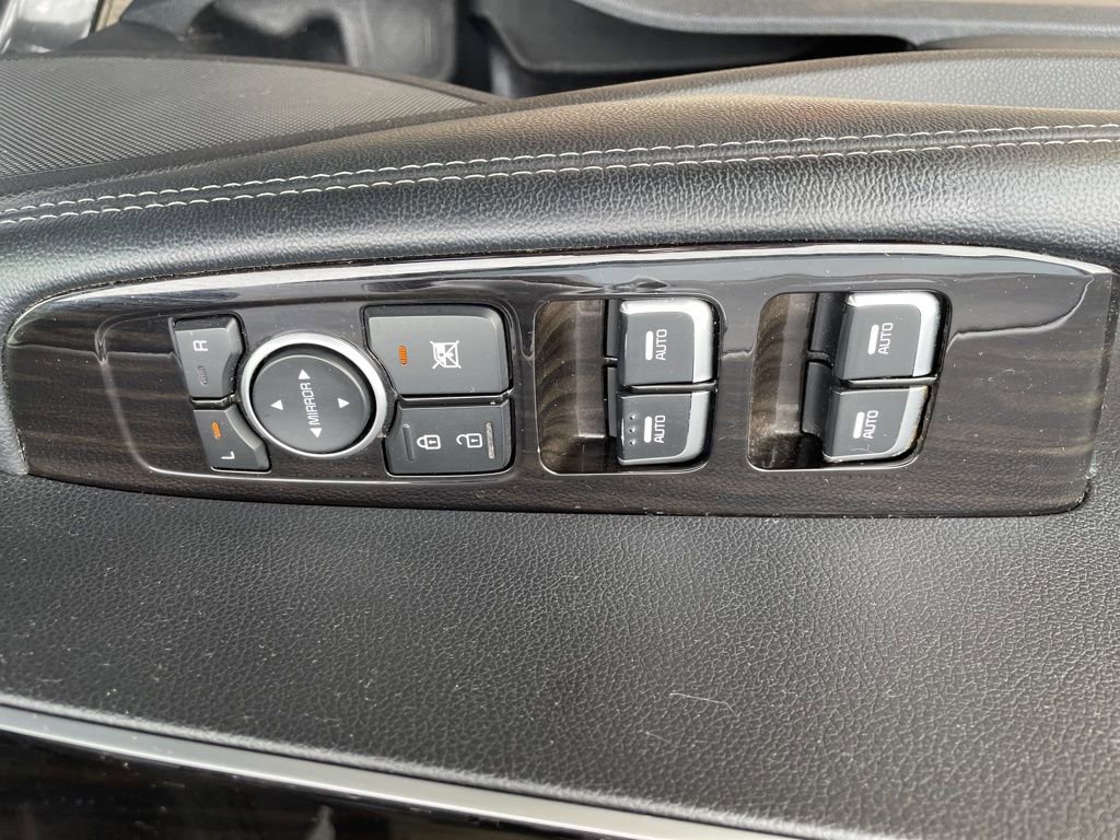 Used 2019 Kia Sorento LX image 12