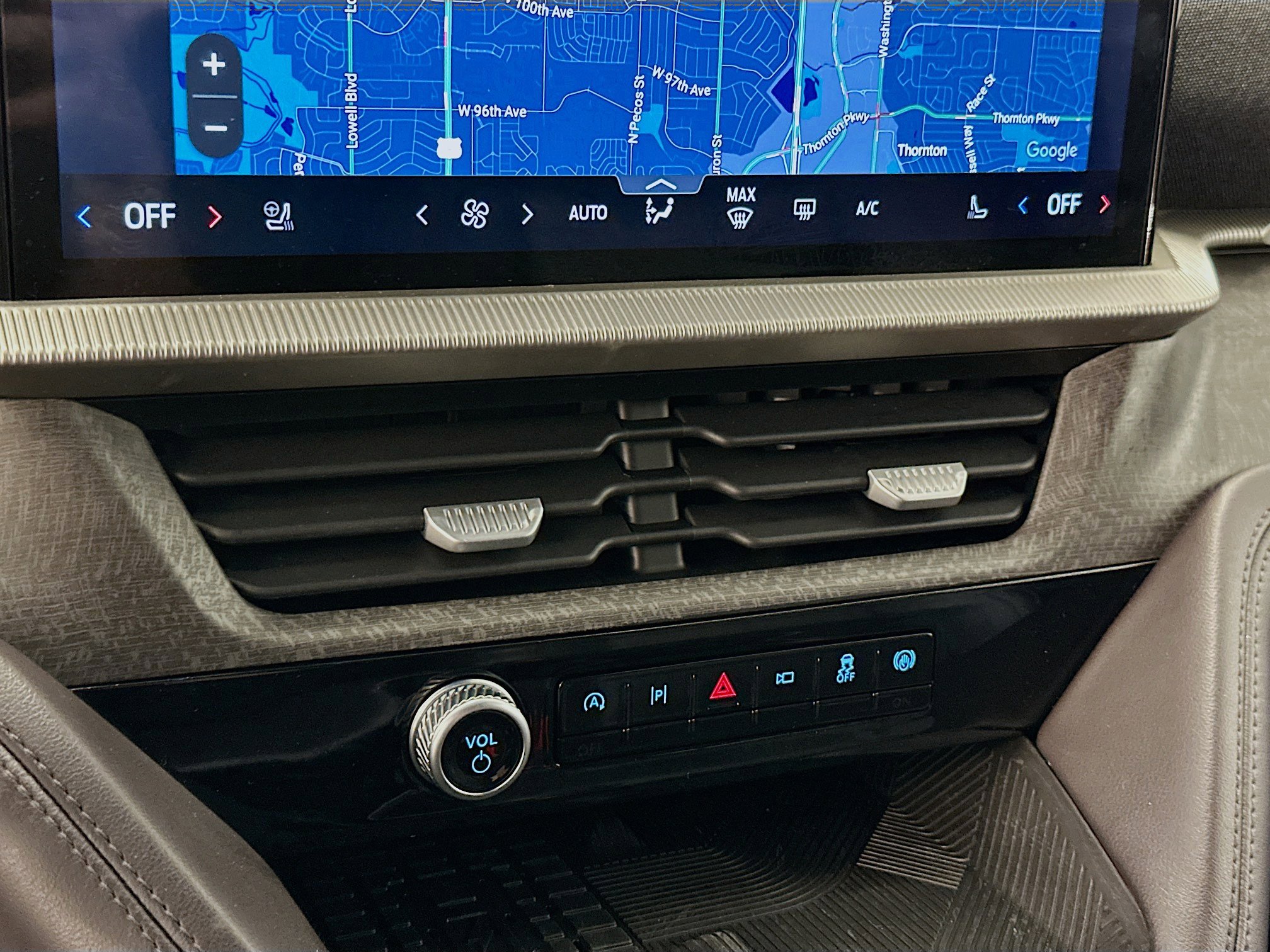 Used 2025 Ford Explorer Platinum w/ LUX Leather Package image 24