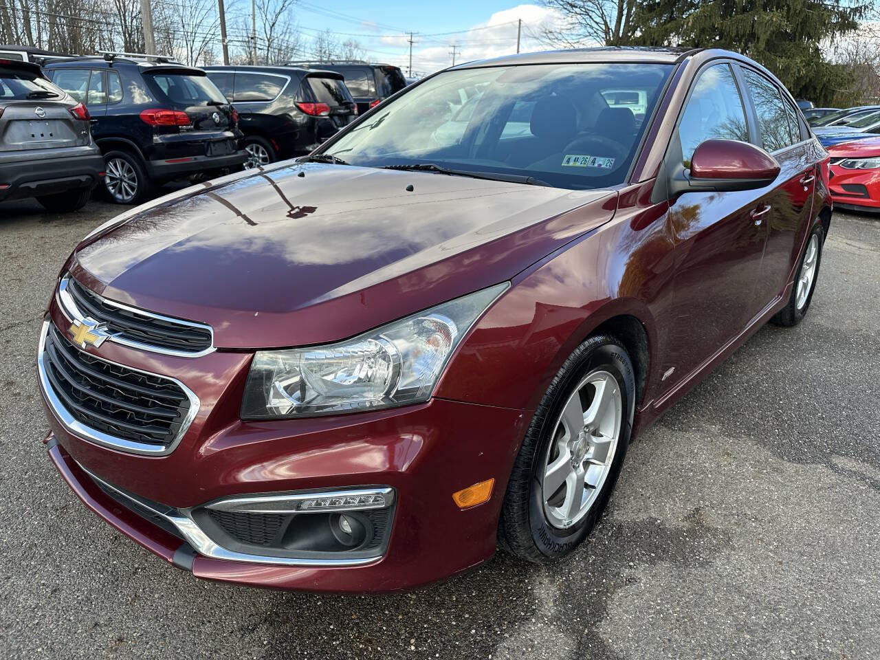Used 2015 Chevrolet Cruze LT w/ Sun And Sound Package FWD image 2
