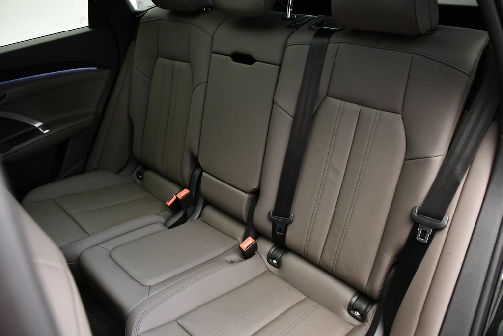 Used 2025 Audi Q5 Premium w/ Convenience Package AWD/4WD image 43