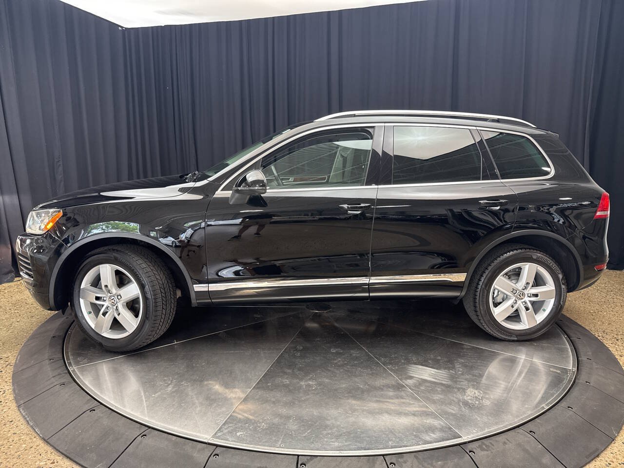 Used 2012 Volkswagen Touareg VR6 AWD/4WD image 2