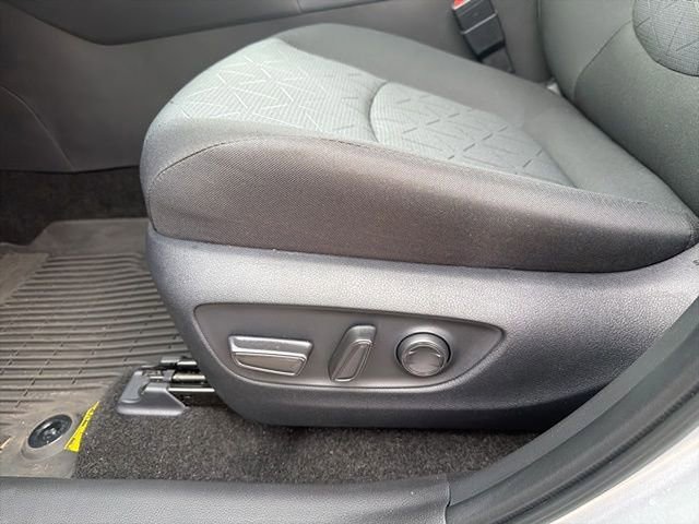 Used 2025 Toyota RAV4 XLE w/ Convenience Package image 9