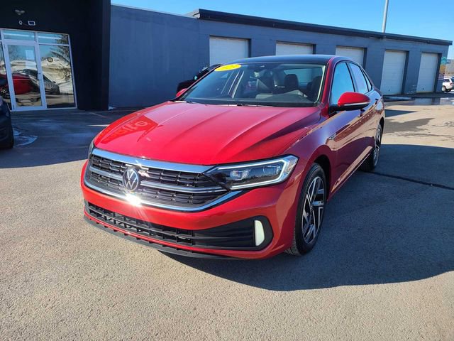 Used 2023 Volkswagen Jetta SEL image 1