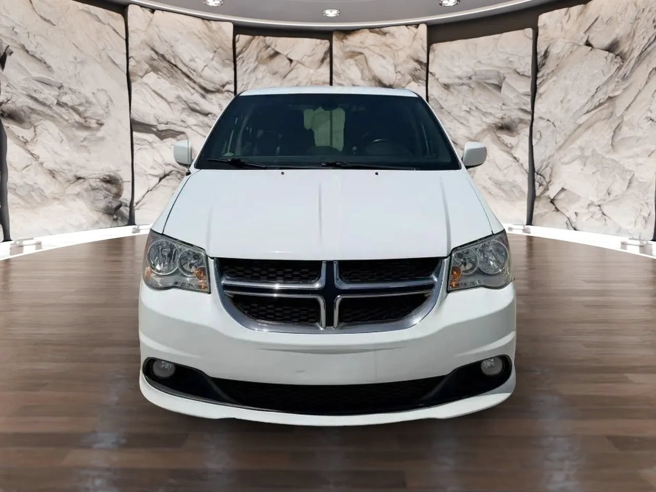 Used 2020 Dodge Grand Caravan SXT FWD image 3