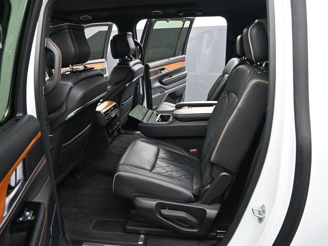 Used 2024 Jeep Grand Wagoneer L Series III image 13