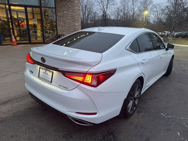 Used 2021 Lexus ES 350 F Sport image 3