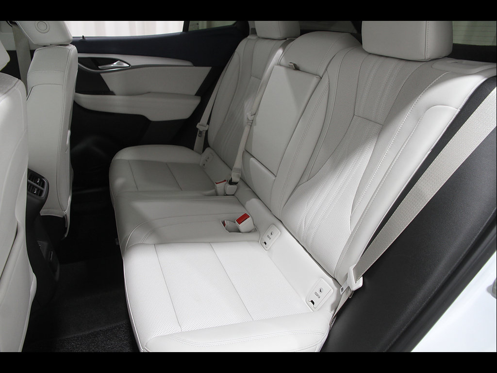 Certified 2025 Buick Envision Avenir AWD/4WD image 21