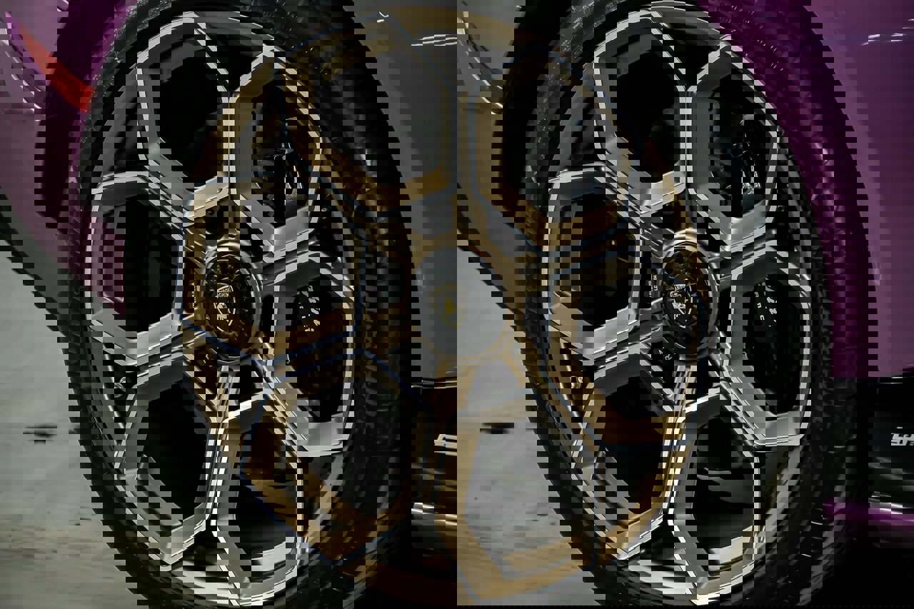 Used 2023 Lamborghini Huracan Tecnica image 20