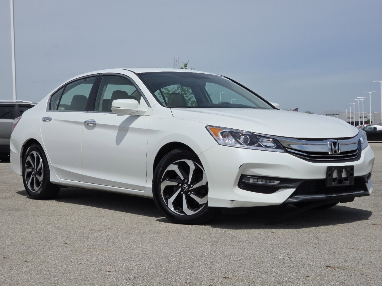 Used 2016 Honda Accord EX-L image 2