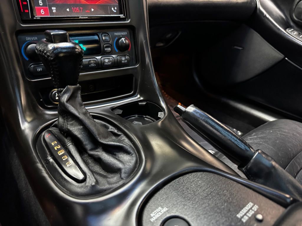 Used 2001 Chevrolet Corvette Coupe w/ Preferred Equipment Group2 image 26