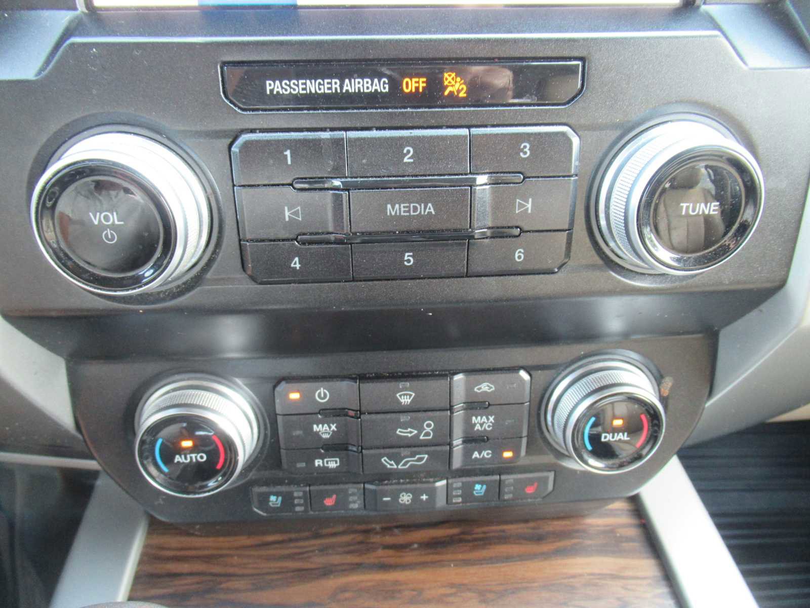 Used 2019 Ford F150 Lariat w/ Equipment Group 502A Luxury image 34