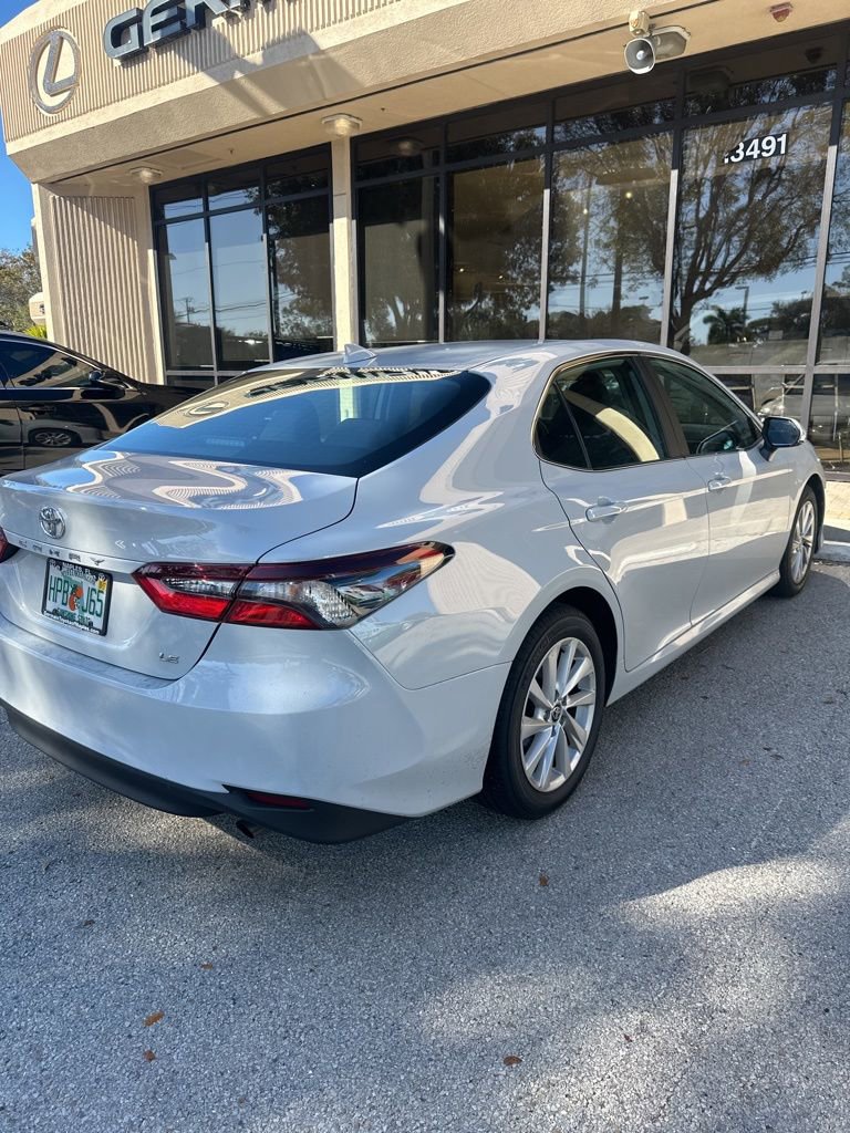 Used 2023 Toyota Camry LE image 5