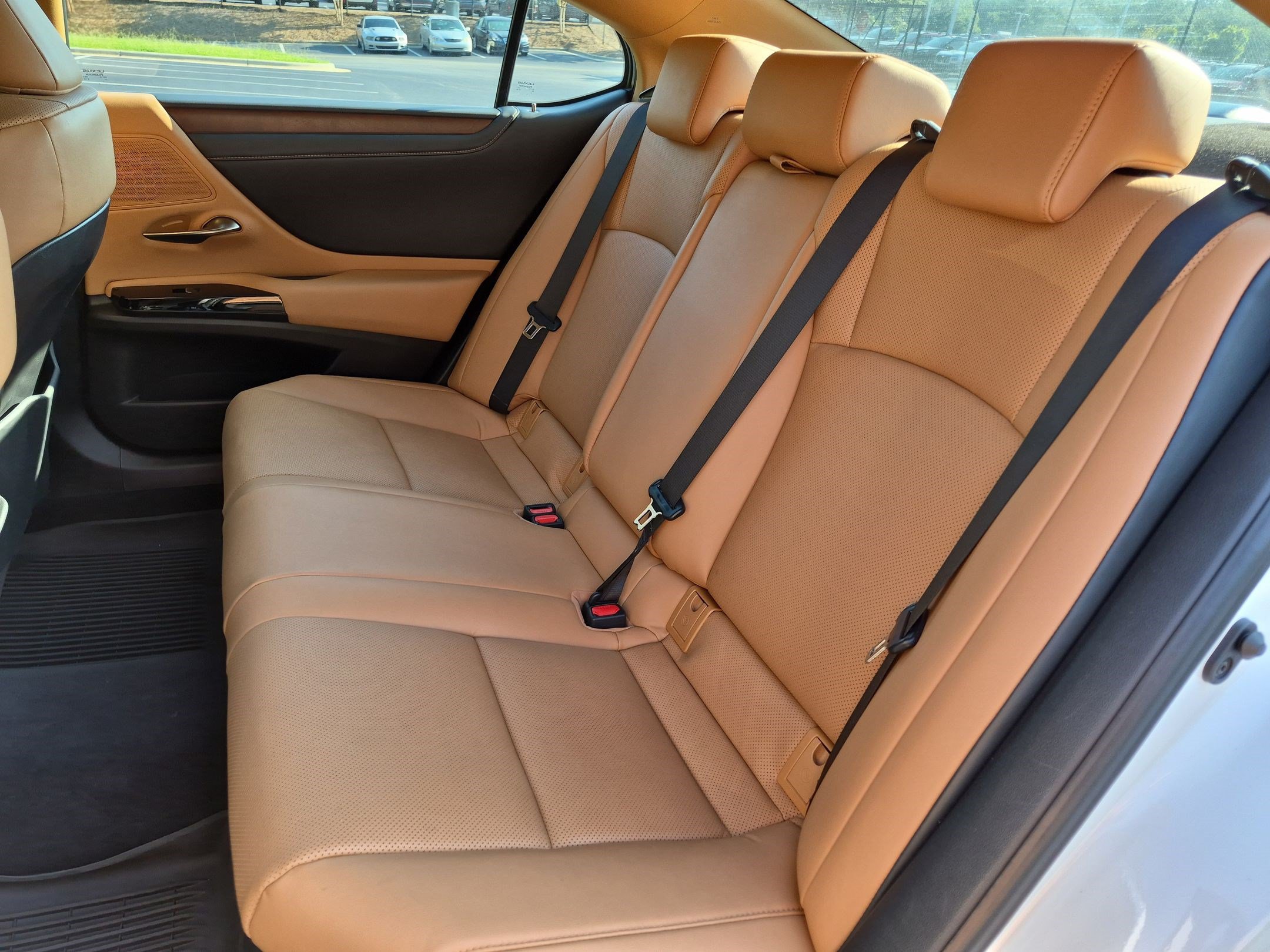 Used 2023 Lexus ES 300h w/ Premium Package FWD image 30