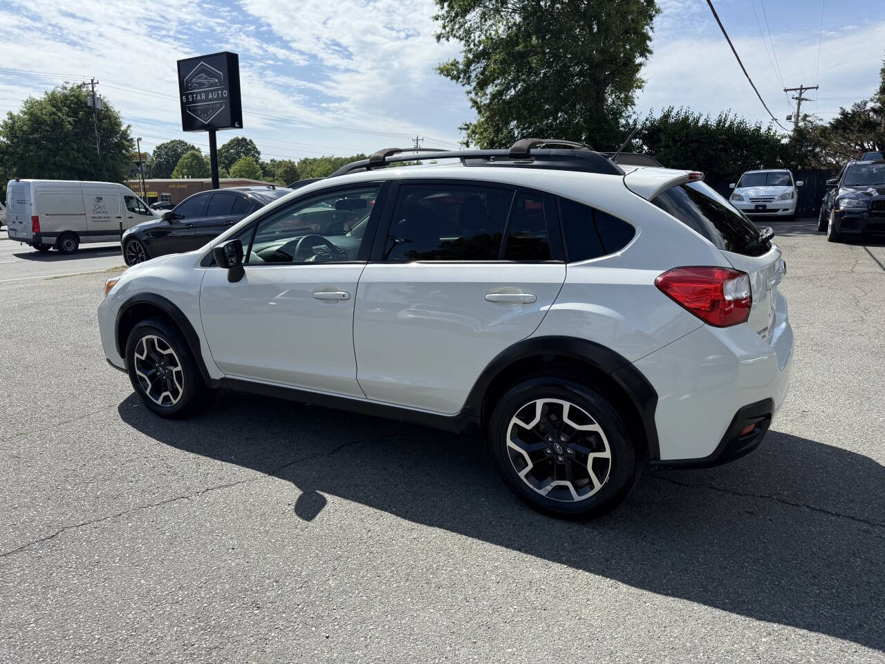 Used 2017 Subaru Crosstrek 2.0i AWD/4WD image 7