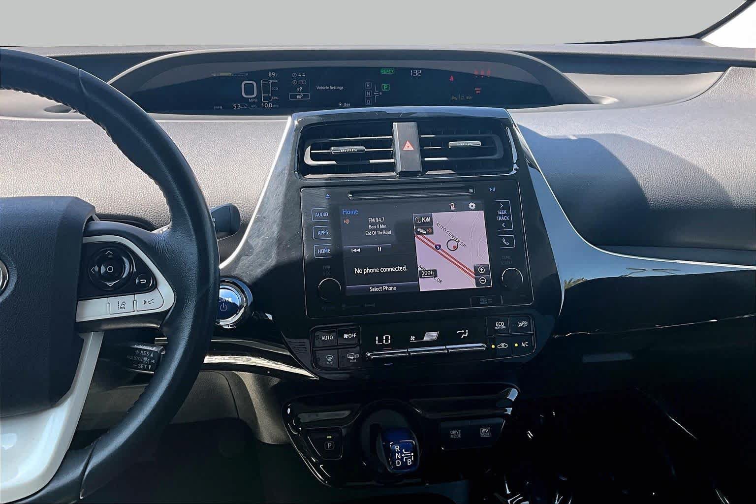 Used 2017 Toyota Prius Three Touring FWD image 6