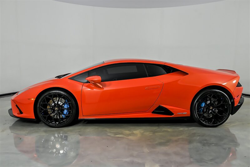 Used 2021 Lamborghini Huracan EVO RWD image 5