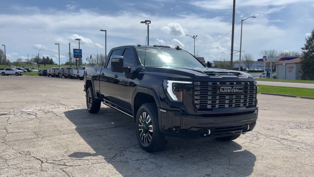 Certified 2025 GMC Sierra 3500 Denali Ultimate AWD/4WD image 3