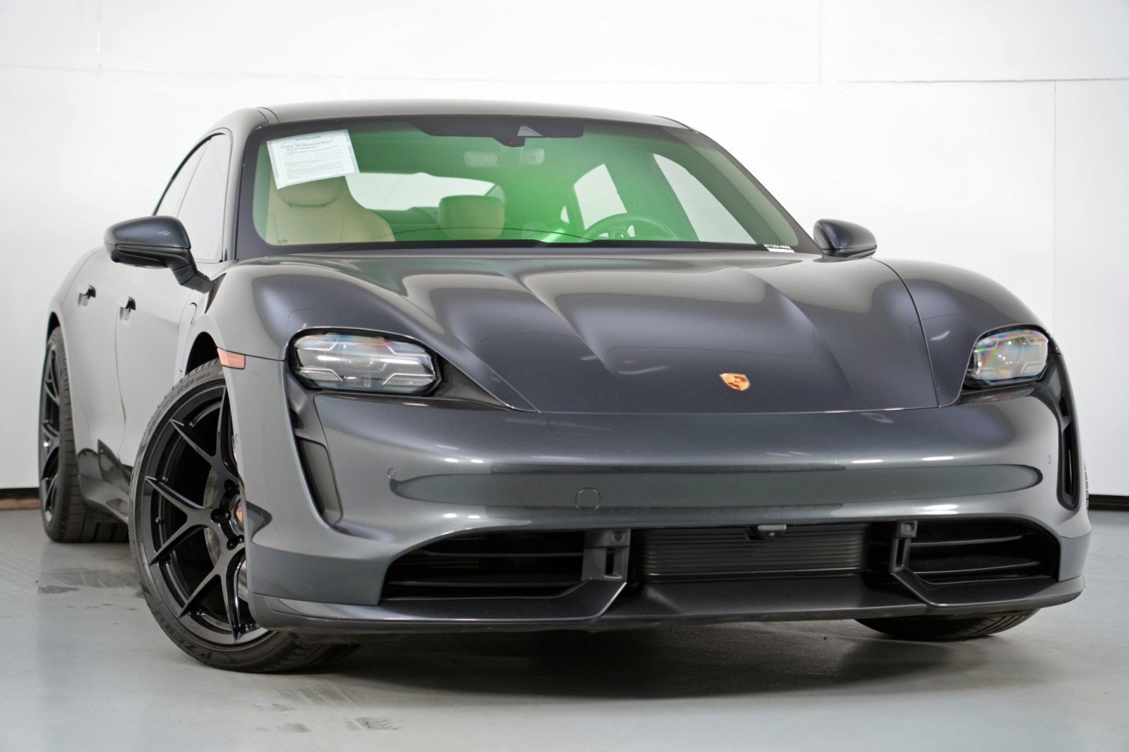 Used 2020 Porsche Taycan Turbo image 4