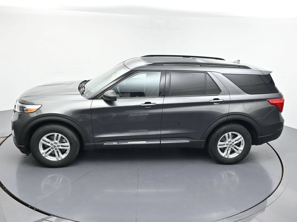 Used 2020 Ford Explorer XLT w/ Comfort Package AWD/4WD image 29