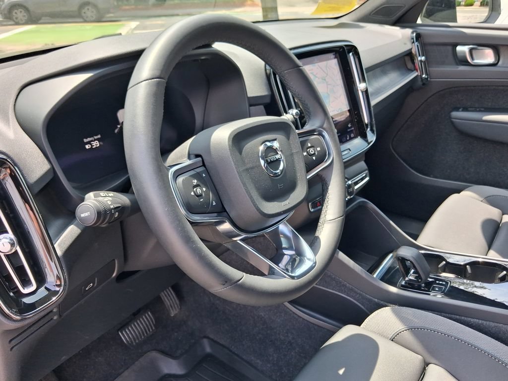 Certified 2023 Volvo XC40 Recharge Core w/ Protection Package Premier AWD/4WD image 17