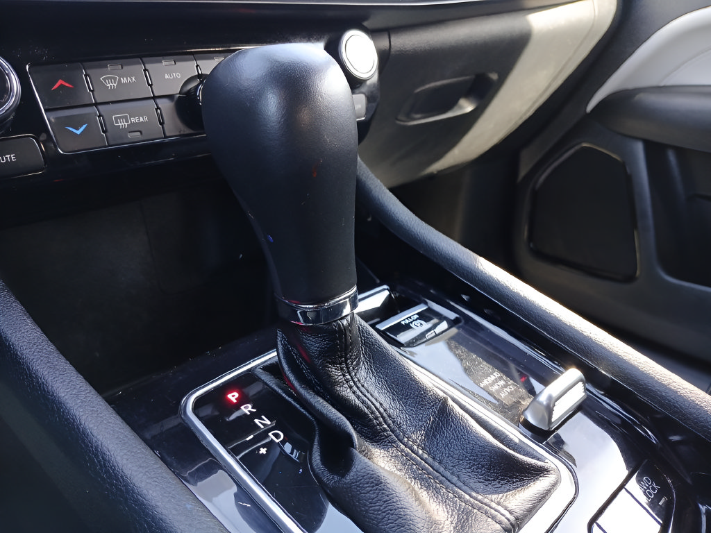Used 2024 Jeep Compass Limited AWD/4WD image 13