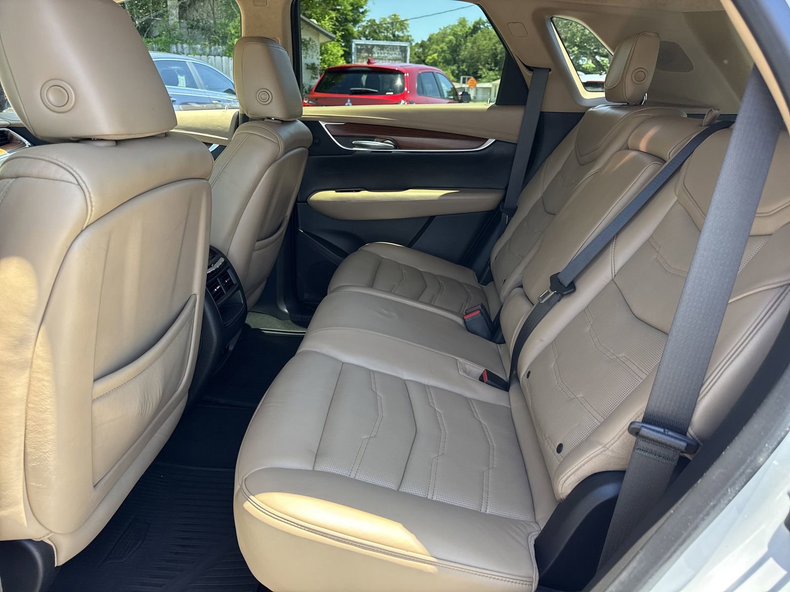 Used 2017 Cadillac XT5 Platinum w/ Driver Assist Package AWD/4WD image 10