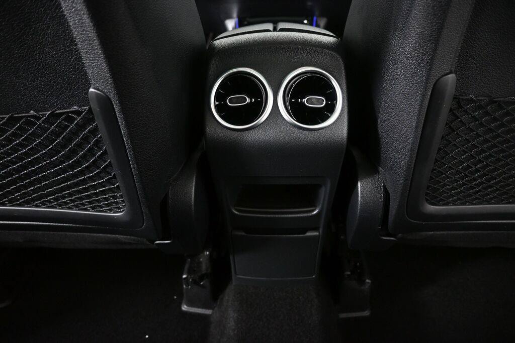 Certified 2023 Mercedes-Benz GLB 250 4MATIC image 17