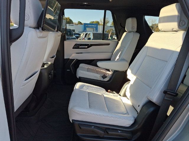 Used 2025 Chevrolet Tahoe Premier AWD/4WD image 18