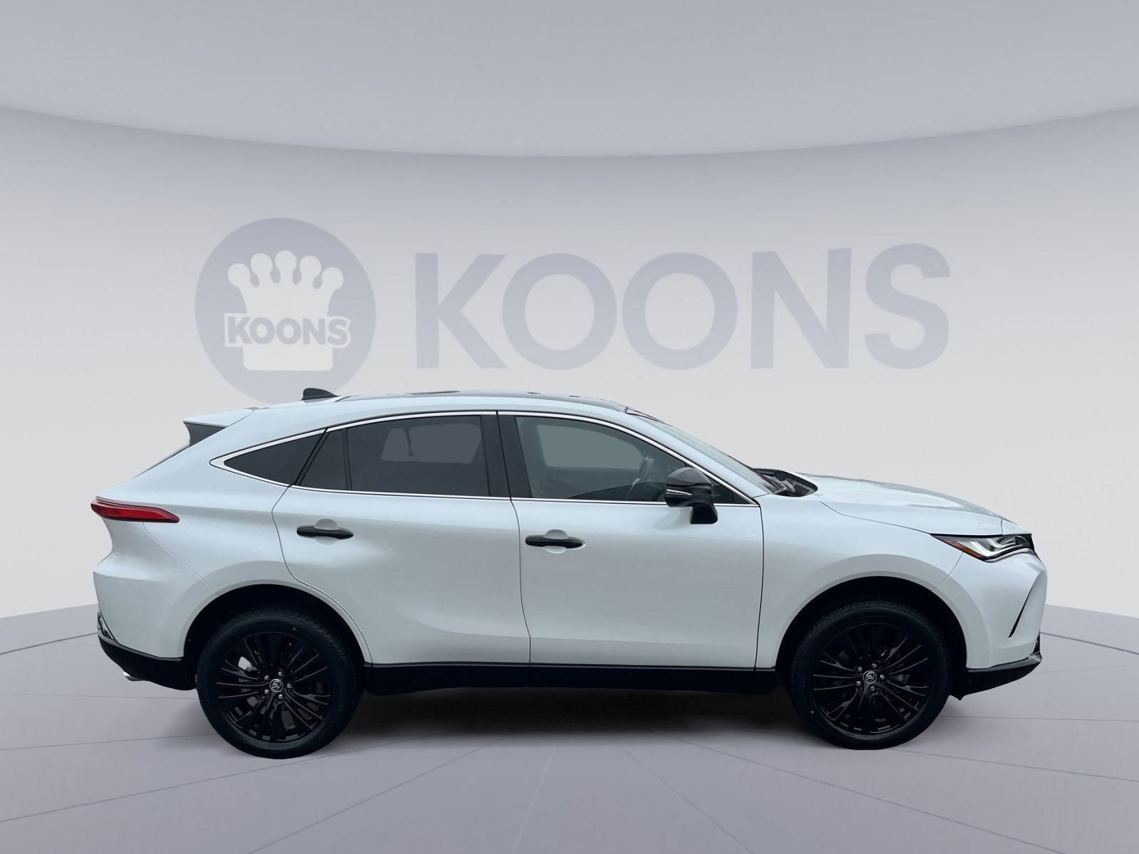 Used 2023 Toyota Venza Nightshade image 8