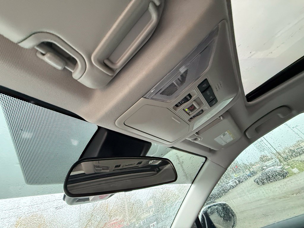 Used 2022 Toyota RAV4 XLE w/ Convenience Package FWD image 22