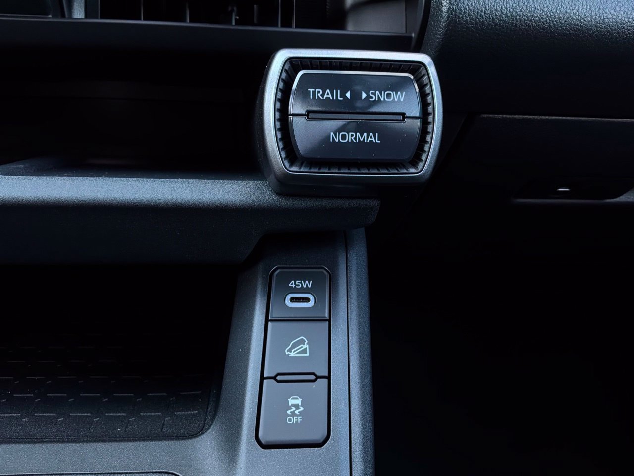 New 2026 Toyota RAV4 XSE AWD/4WD image 29