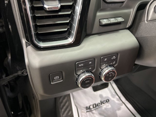 Used 2024 GMC Sierra 3500 Denali Ultimate image 18