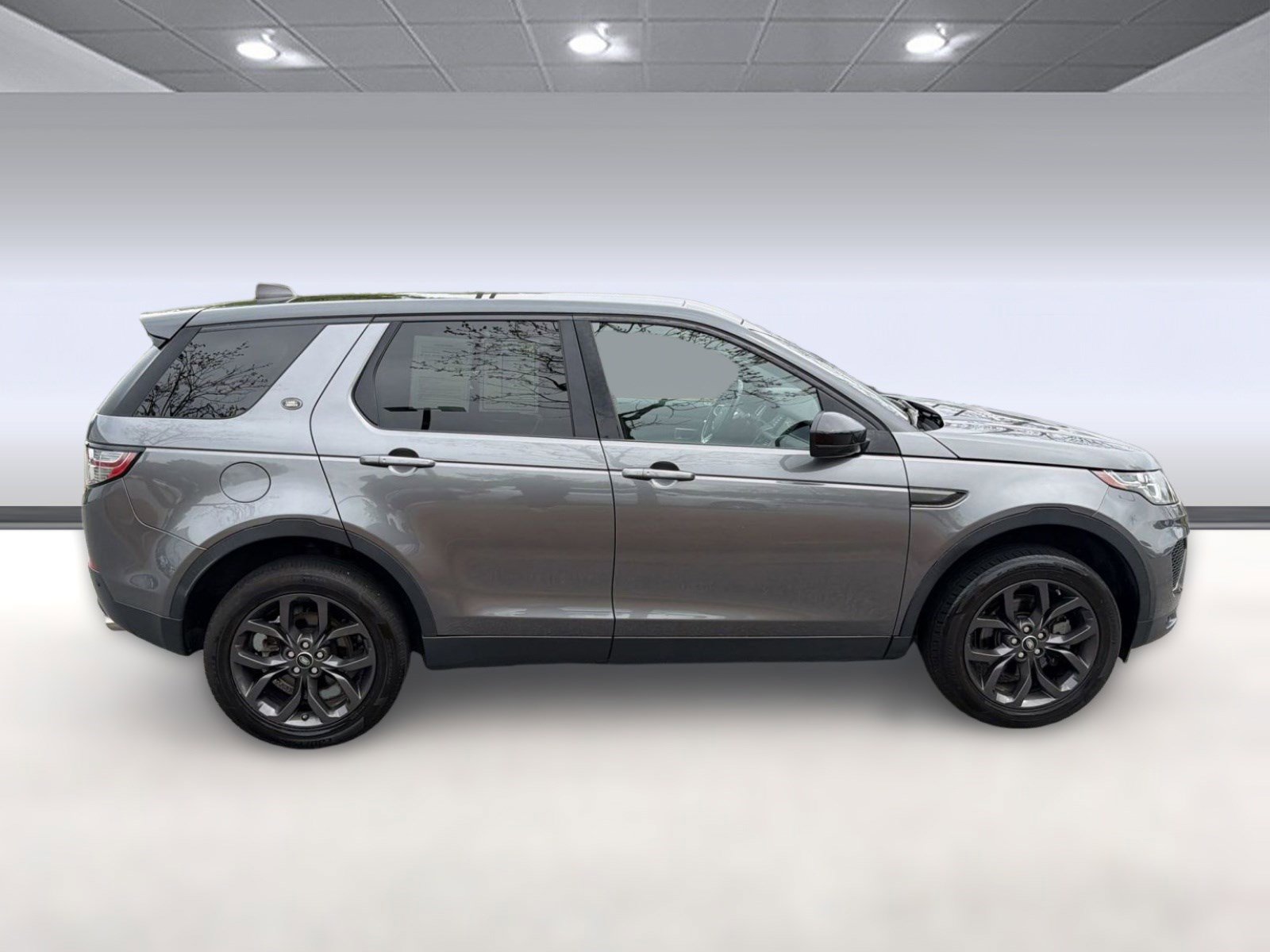 Used 2019 Land Rover Discovery Sport image 8