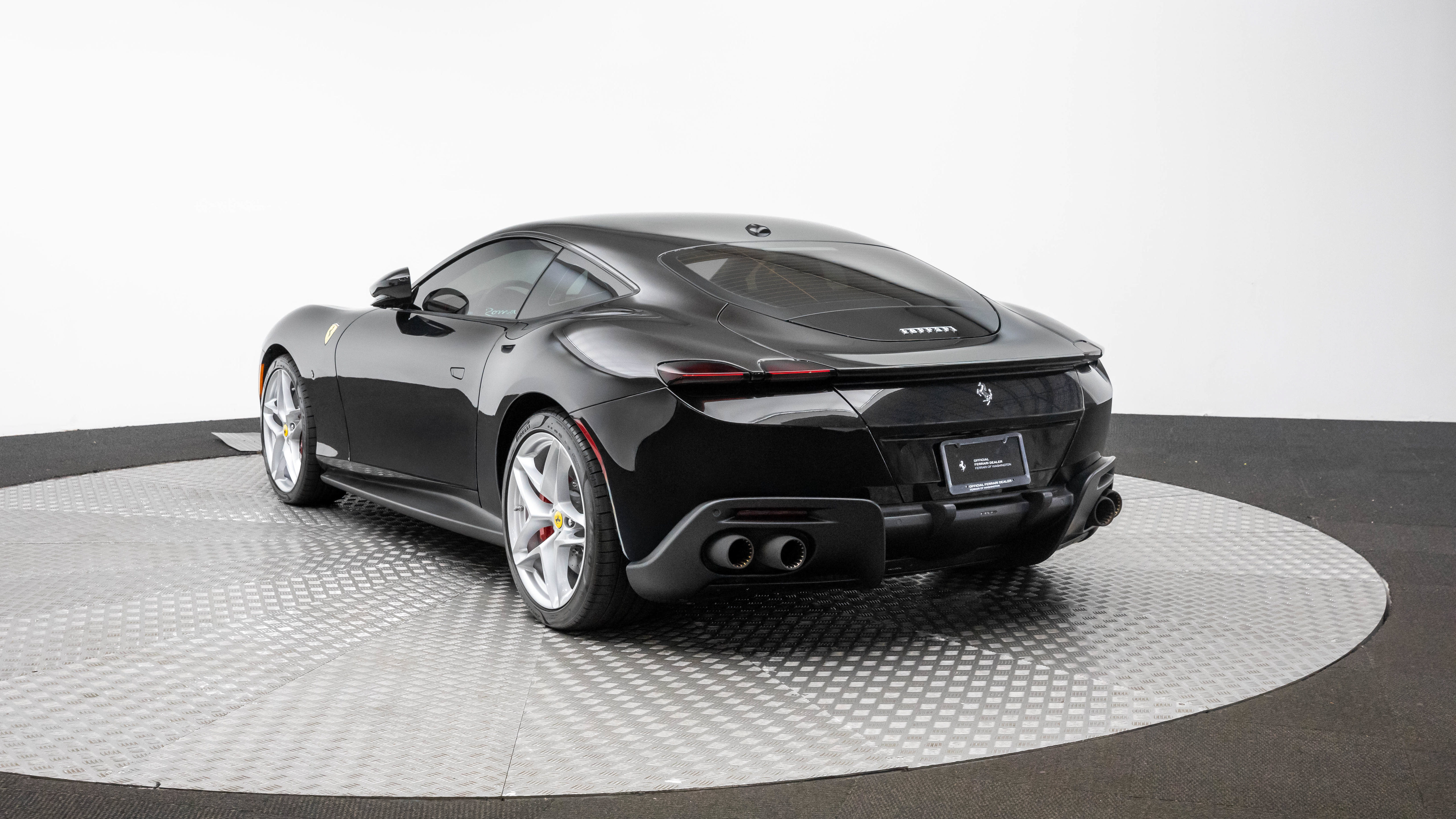 Certified 2022 Ferrari Roma RWD image 3