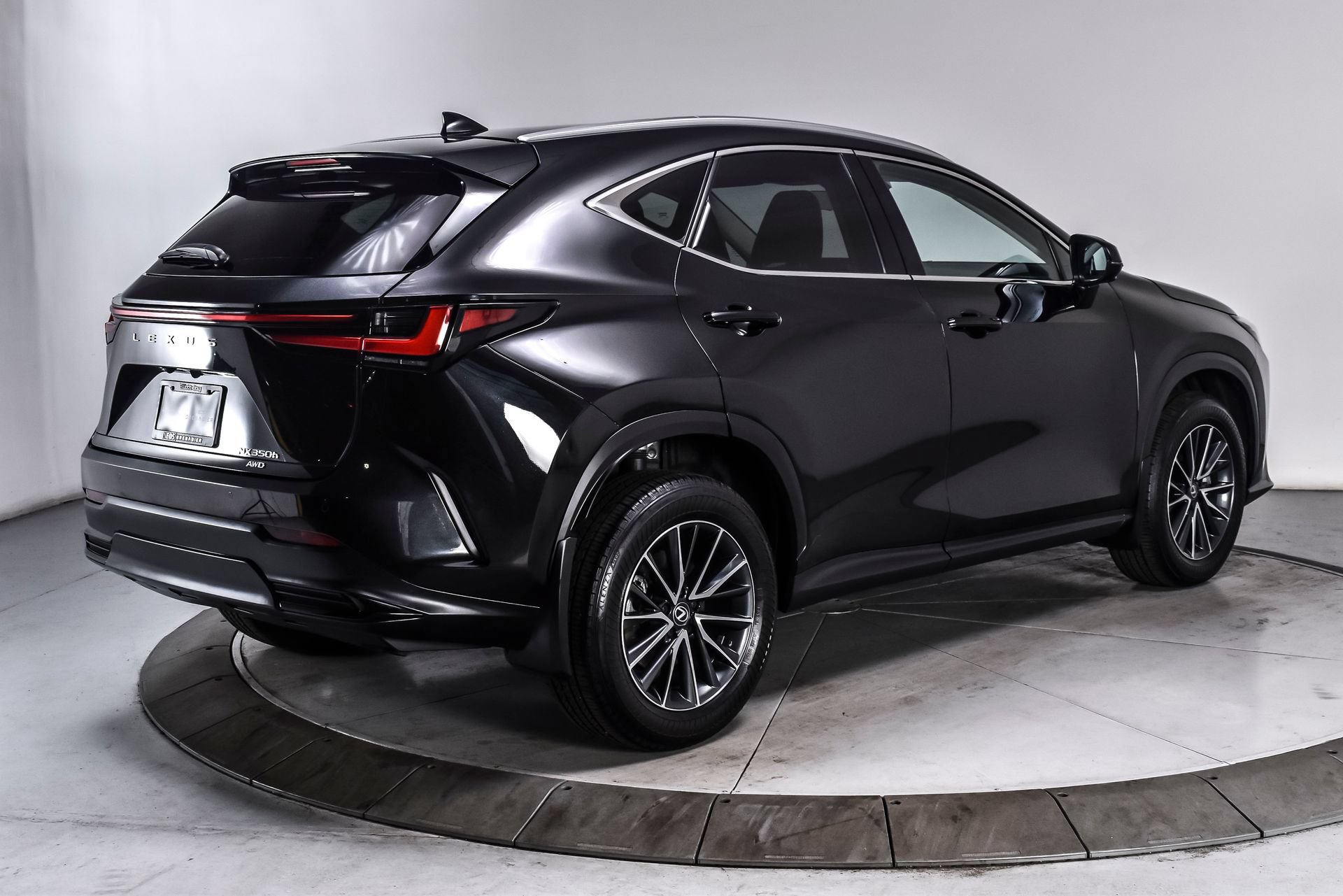 Used 2025 Lexus NX 350h AWD w/ Cold Area Package image 6