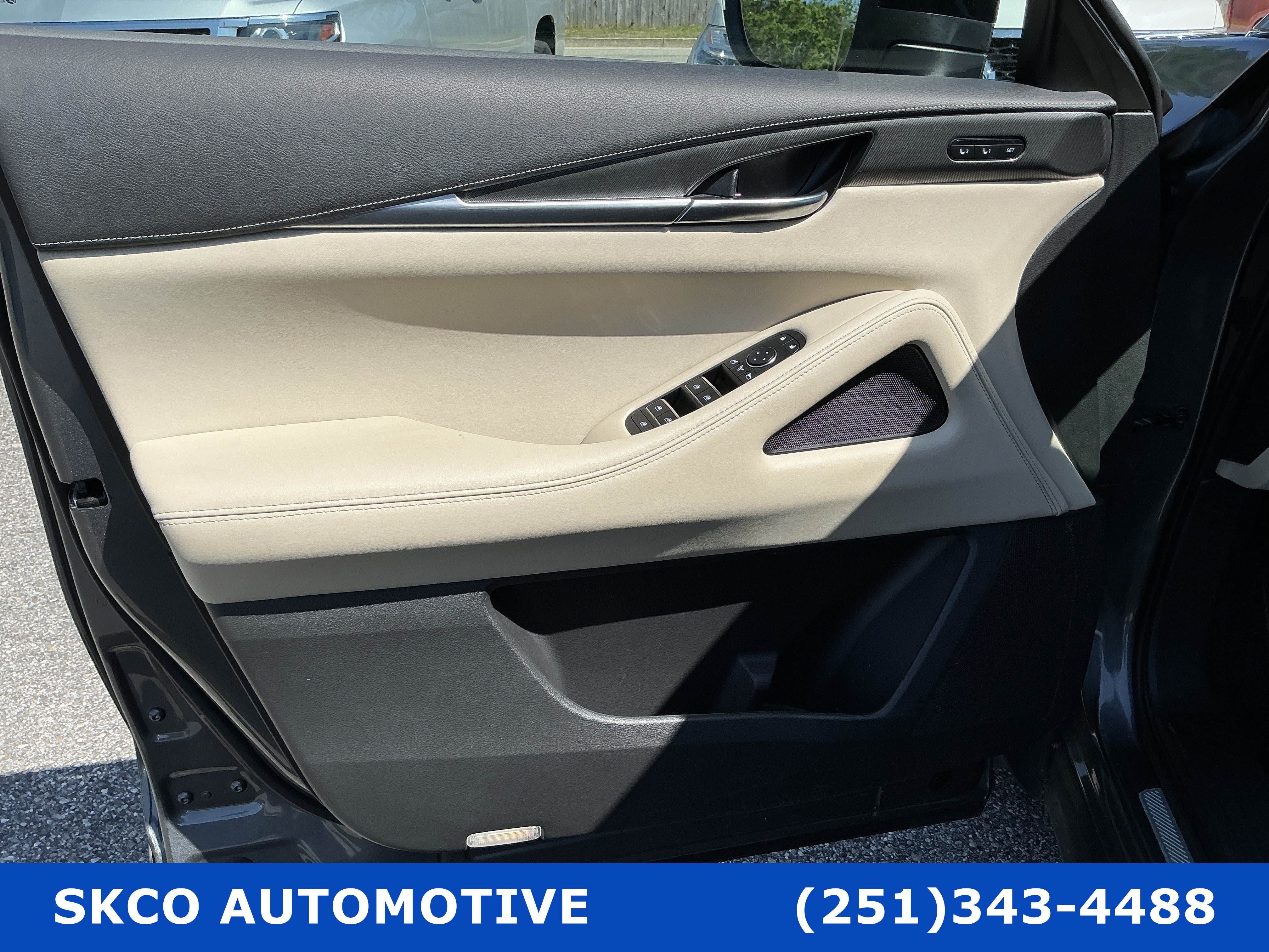 Used 2023 INFINITI QX60 Luxe w/ Cargo Package FWD image 12